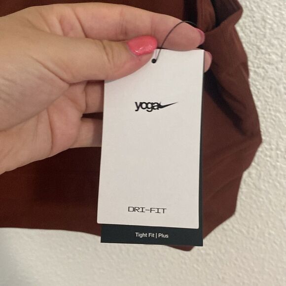 NWT- NIKE- women’s training sports bra- chocolate mocha color- size 2X - Picture 6 of 12